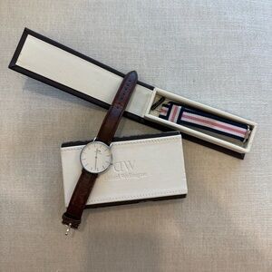 Daniel Wellington Watch with 2 straps